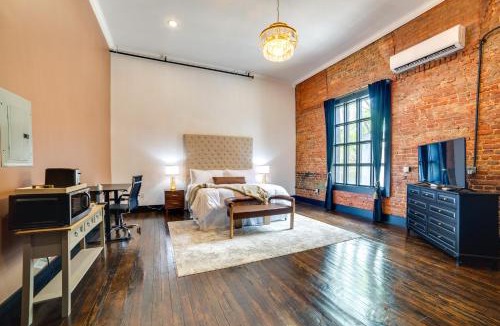 Marshall Apartment | Heart of Downtown Marshall: Boutique Studio Stay!
