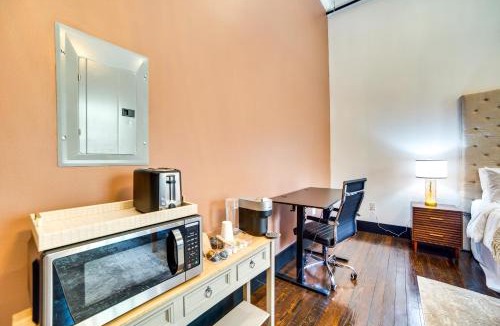 Marshall Apartment | Heart of Downtown Marshall: Boutique Studio Stay!