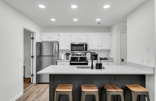 Starkville House | Heart of MSU Modern Townhouse | 3BR | Garage