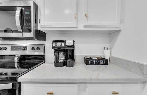 Starkville House | Heart of MSU Modern Townhouse | 3BR | Garage