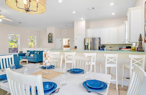 Plantation House | Heated Pool, 4 BR, Island Blessing, Beach Chairs, Short Walk to Beach