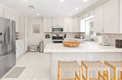 Fontainebleau House | Heated Pool 6BR/3BA Family Fun