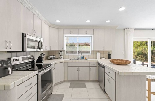 Fontainebleau House | Heated Pool 6BR/3BA Family Fun