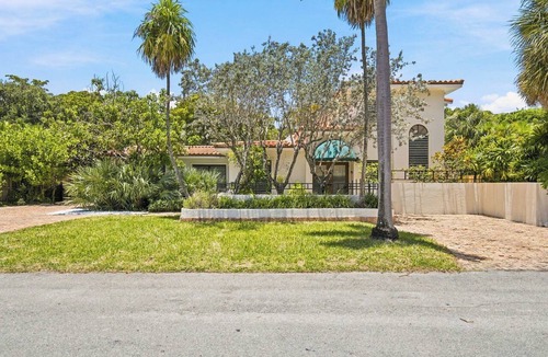 Downtown Fort Lauderdale House | Heated Pool, Modern Oasis, 4 bedroom, 8 beds, 4 bathrooms