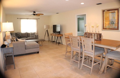 Punta Gorda House | HEATED POOL NO XTRA CHARGE, Prime Location, Walk 2 Fisherman's Village/Downtown