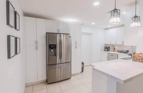 Driftwood Villa | Heated Pool - Trampoline - Miami - Ft. Lauderdale - Hard Rock Casino