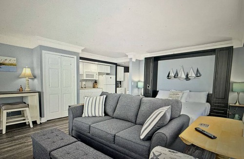 Ortona Park Condo | Heated Pools & Hot tub - 8th Floor Beachfront Studio right on Daytona Beach.