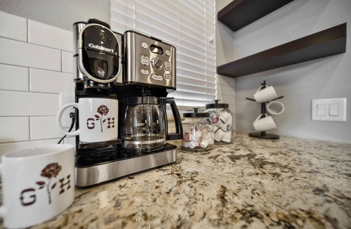Shady Acres House | Heated Private Pool, Game Room, 3100 sqft Heights House, 3 suites, 25 Min to NRG