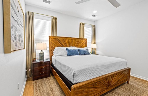 East Pensacola Heights House | Heights House Upscale Retreat Close to Dwntwn & Beach