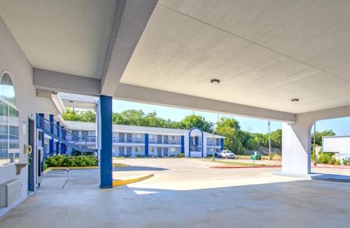 Harker Heights Hotel | Heights Inn by Townhouse Harker Heights Killeen