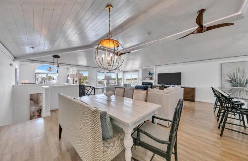 Crystal Beach House | Henderson Haus - Is a Fabulous 3BR Townhome in Destin
