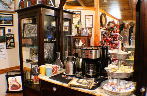 Waxahachie House | Here ye, Here ye! Royal Retreat 5 Minutes to Scarborough Renaissance Festival!