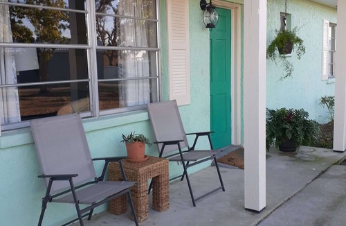 Pretty Bayou House | Heron Cottage - Private & Quaint