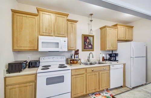 Old Town House | Heron House - Beach, Fishing Pier, Boat Launch