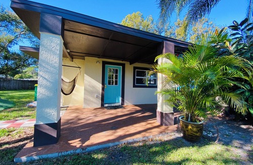 Titusville House | Hidden gem! Close to Space Center, Beach and Indian River Lagoon