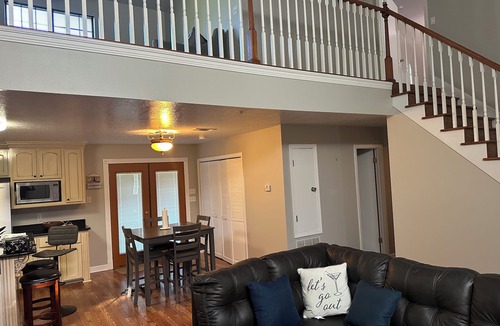 Gulfport House | Hidden Treasure Charming 4-bedroom river house on the Biloxi River