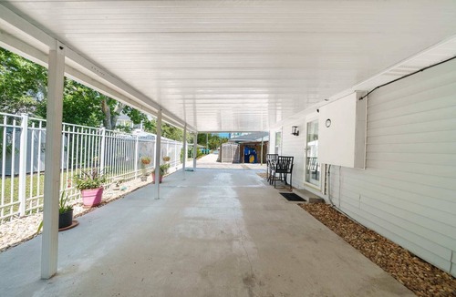 Bid-a-wee Beach House | Hideaway Cottage: Dog Friendly, Block to Private Beach Access & More