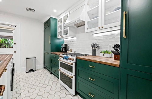 Victoria Park House | Hideaway - Heated Salt Water Pool & Spa