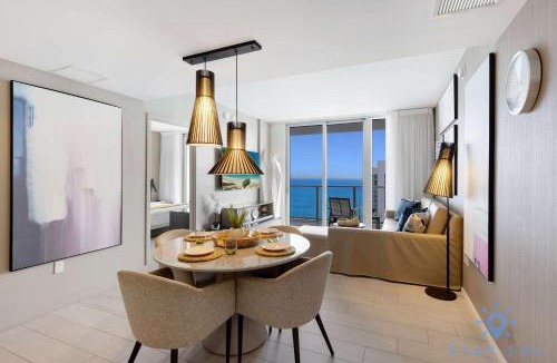 Hollywood South Central Beach Apartment | High Floor 2BR -2 BA - Resort Fees & Parking Incl