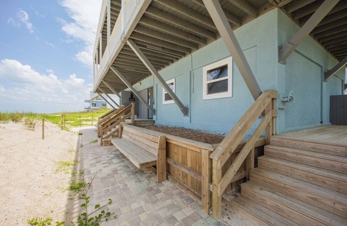 Vilano Beach Cottage | High Tide by Distinctive Beach Rentals