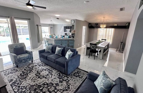 Providence Lakes House | High Tide Getaway/Spacious 4 bed house in Brandon with pool and hot tub/Fits 12