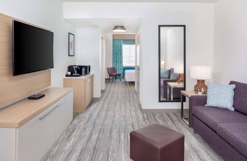 Ludlam Hotel | Hilton Garden Inn Miami Airport West
