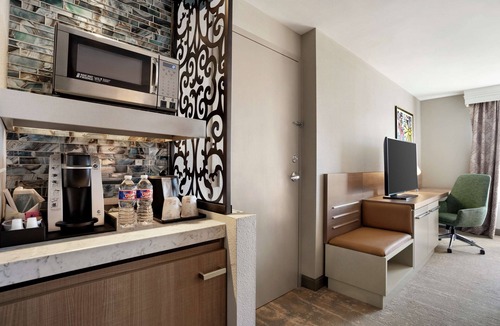 Arts/Warehouse District Hotel | Hilton Garden Inn New Orleans Convention Center