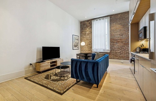 Tulane - Gravier Apartment | Historic 1BR Schoolhouse Apartment | Near CBD + FQ