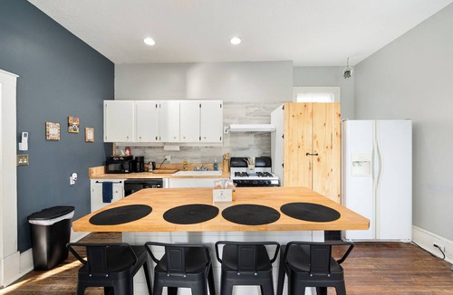 Historic District Apartment | Historic 2/1 Upper Suite with Pool, walking distance to downtown