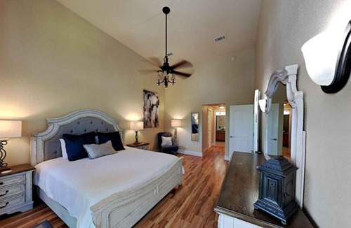 Seville Historic District House | Historic Aragon Executive Apartment