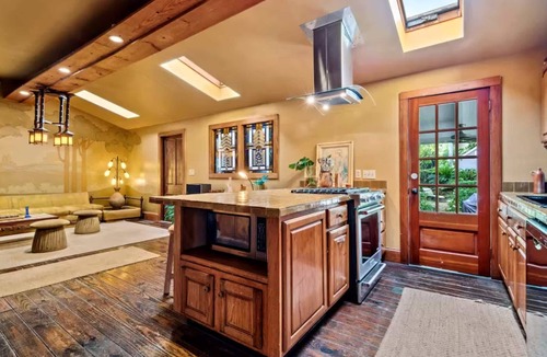 Faubourg Marigny Bed & Breakfast | Historic Cottages with Tropical Pool, Hot Tub