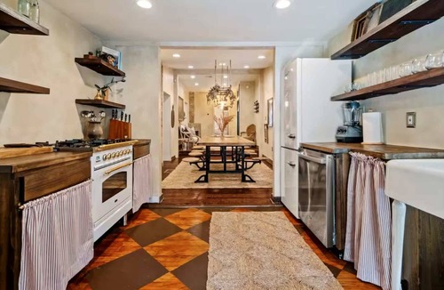 Faubourg Marigny Bed & Breakfast | Historic Cottages with Tropical Pool, Hot Tub