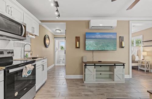 Bunkers Cove Apartment | Historic Downtown Waterfront Access Near Beach