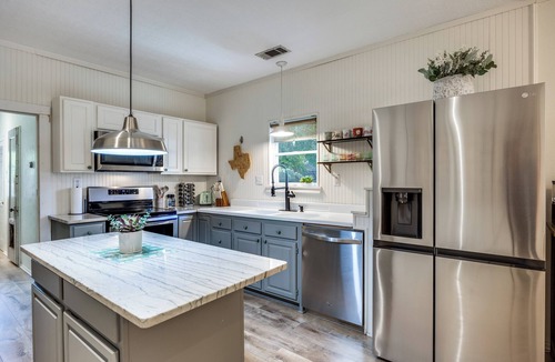 Frisco House | Historic Downtown Frisco- Walk to Dining- 5m to Toyota Stadium- 12m to Universal