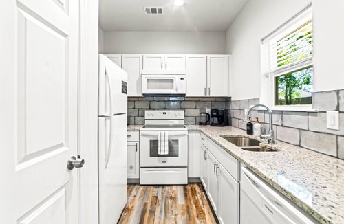 Rockwall Apartment | Historic DT, FIFA 2026, 30 Mins to AT&T Stdm | TSA