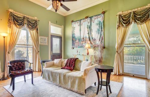 Jeanerette House | Historic Home w/Wraparound Porch + Private Yard!