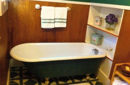 Mineola House | Historic House, modern amenities and large front porch, short walk downtown