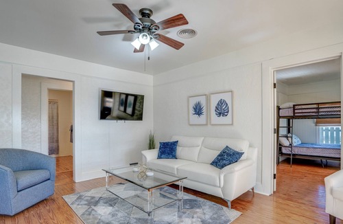Old Town House | Historic Old Town Cottage w/ Golf Cart