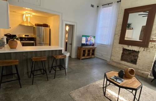 French Quarter Apartment | Historical and modern gem in the heart of the city