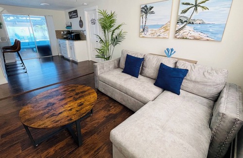 Holiday House | Holiday Home - Paradise Palms