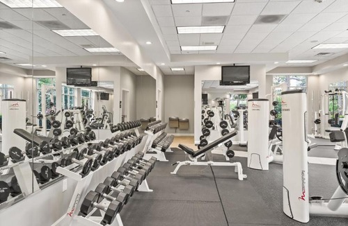 Highlands - Perkins Hotel | Holiday Inn Baton Rouge College Drive I-10 by IHG
