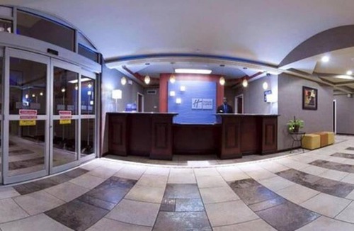 Alexandria Hotel | Holiday Inn Express & Suites Alexandria, an IHG Hotel