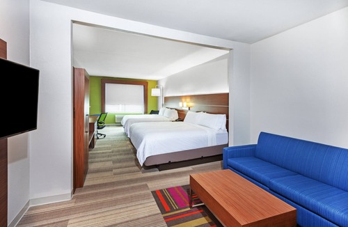 Orange Hotel | Holiday Inn Express Hotel & Suites Orange by IHG