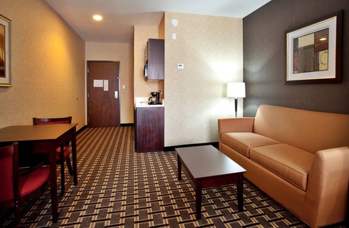 Amite Hotel | Holiday Inn Express Hotel & Suites AMITE by IHG