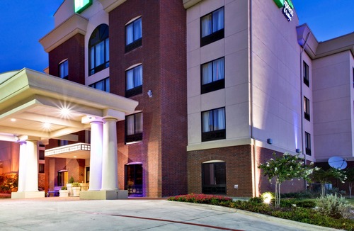 Hurst Hotel | Holiday Inn Express Hotel & Suites DFW West - Hurst, an IHG Hotel