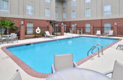 Milton Hotel | Holiday Inn Express Hotel & Suites Lafayette by IHG
