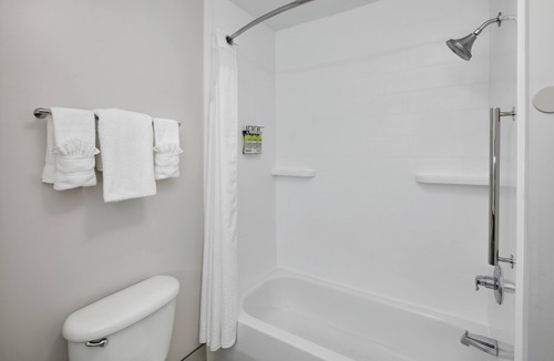West Pensacola Hotel | Holiday Inn Express Pensacola West - Navy Base by IHG