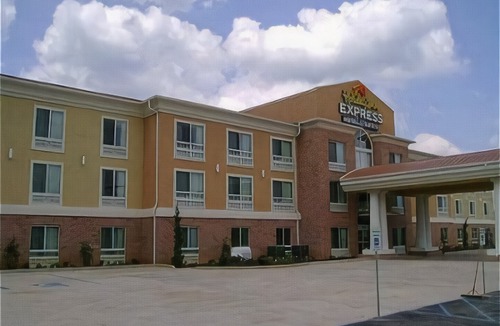 Alexandria Hotel | Holiday Inn Express & Suites Alexandria, an Ihg Hotel