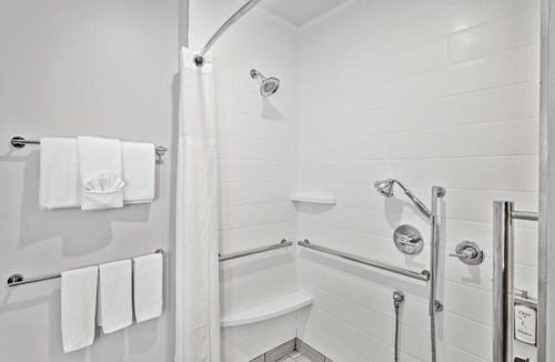 White Hall Hotel | Holiday Inn Express & Suites White Hall by IHG