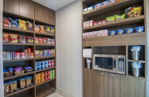Plano Hotel | Holiday Inn Express & Suites Plano West - Frisco by IHG